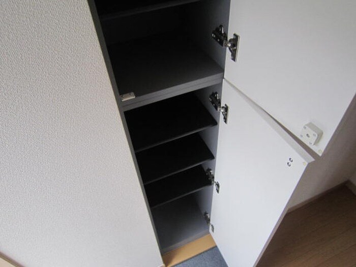 物件内観写真13　(靴箱)
