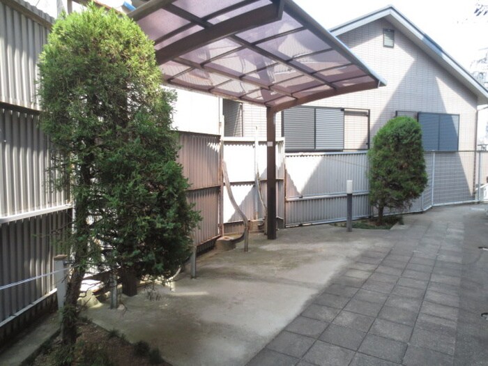 物件外観写真3　(駐輪場)