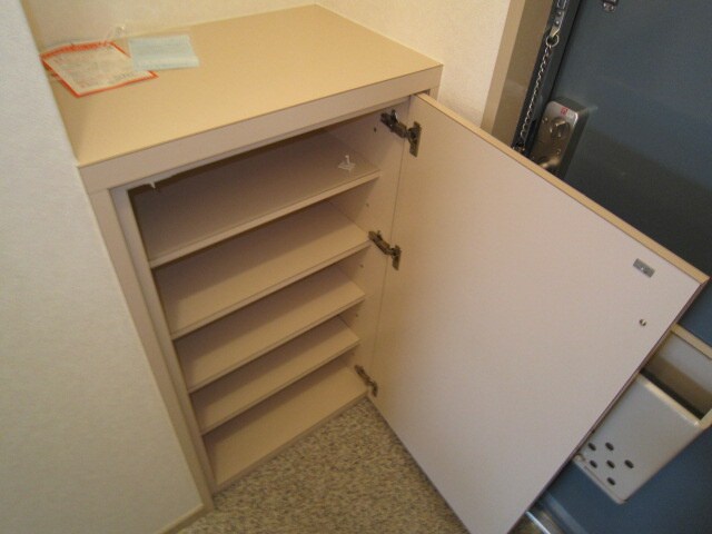 物件内観写真15　(靴箱)