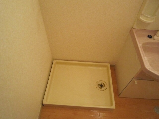 物件内観写真16　(洗濯機置場)