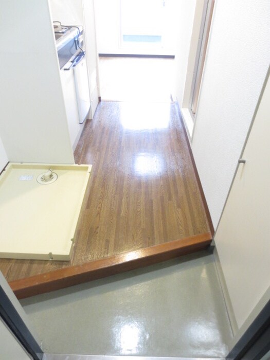 物件内観写真7　(玄関)
