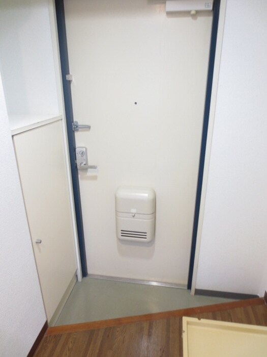 物件内観写真8　(玄関)