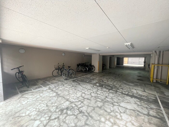 物件外観写真6　(駐輪場)