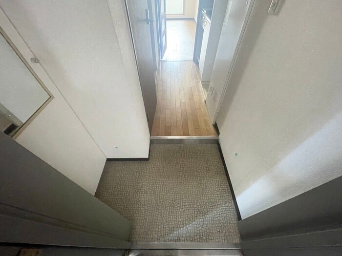 物件内観写真13　(玄関)