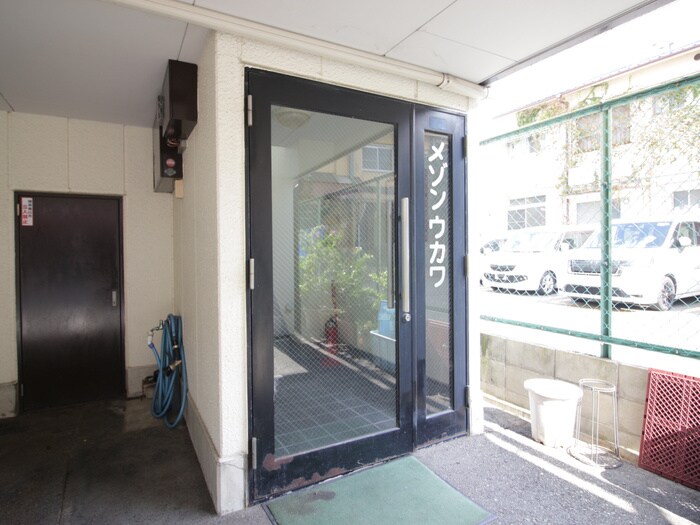 物件外観写真3　(エントランス部分)