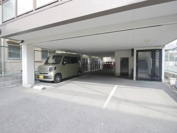 物件外観写真5　(駐車場)