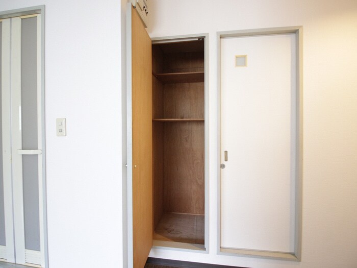 物件内観写真16　(収納)