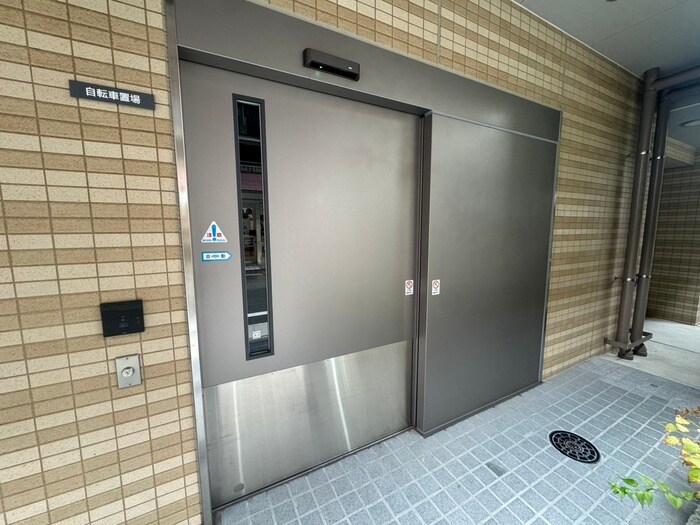 物件外観写真6　(駐輪場)