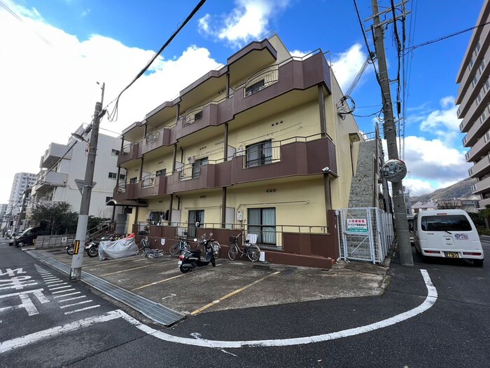 物件外観写真5　(外観写真)