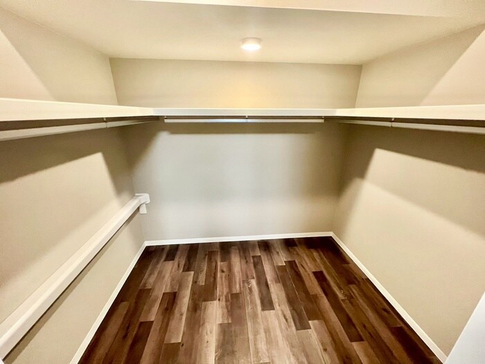 物件内観写真18　(収納)