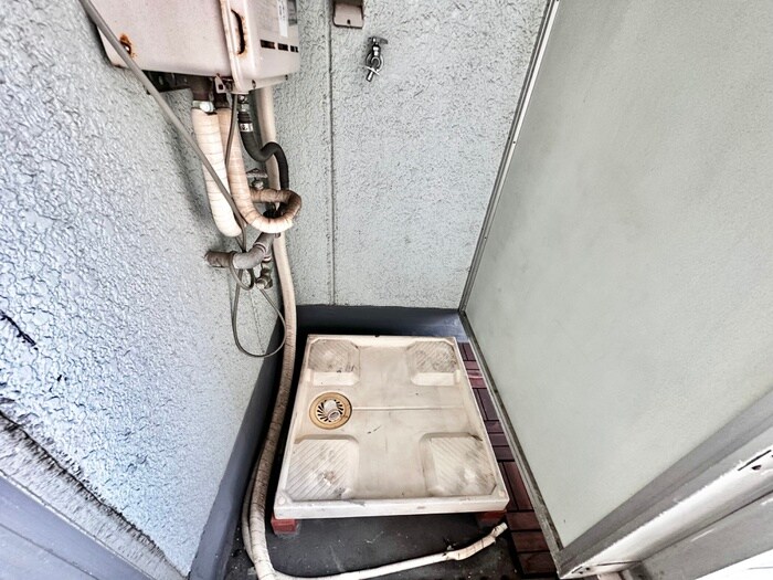 物件内観写真18　(洗濯機置場)