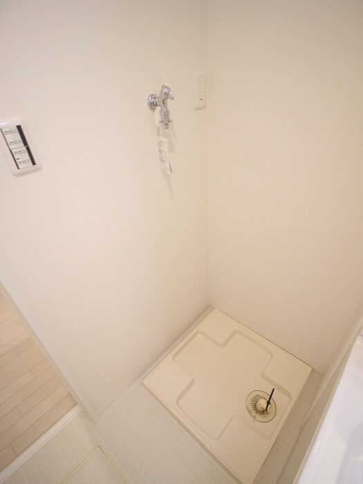 物件内観写真15　(洗濯機置場)