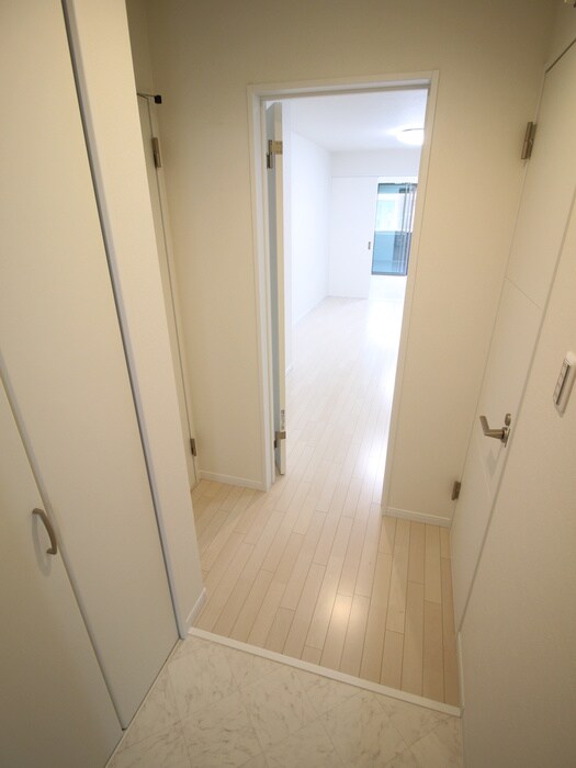 物件内観写真19　(玄関)