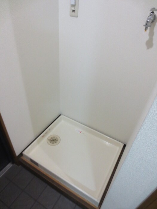 物件内観写真14　(洗濯機置場)