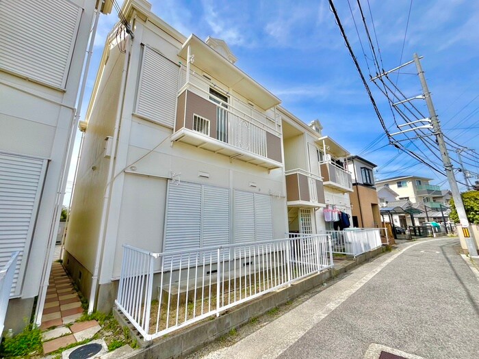 物件外観写真1　(エントランス部分)