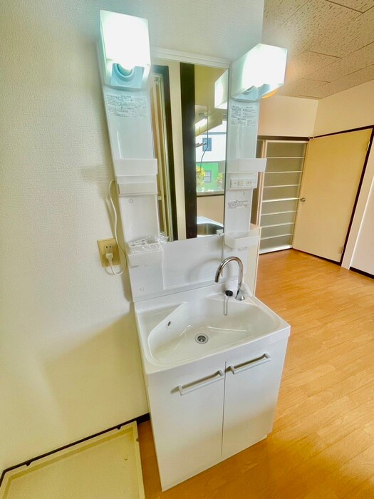 物件内観写真11　(洗面)