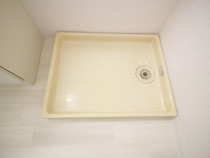 物件内観写真16　(洗濯機置場)