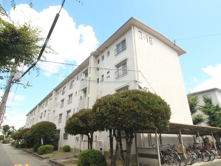 新金岡第３住宅１８棟（１０７）外観写真