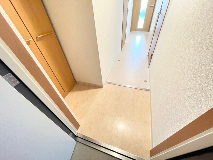 物件内観写真19　(玄関)