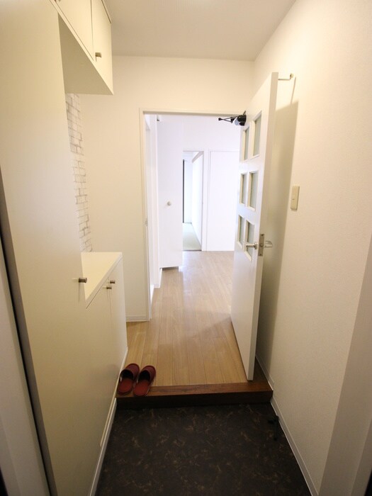 物件内観写真7　(玄関)