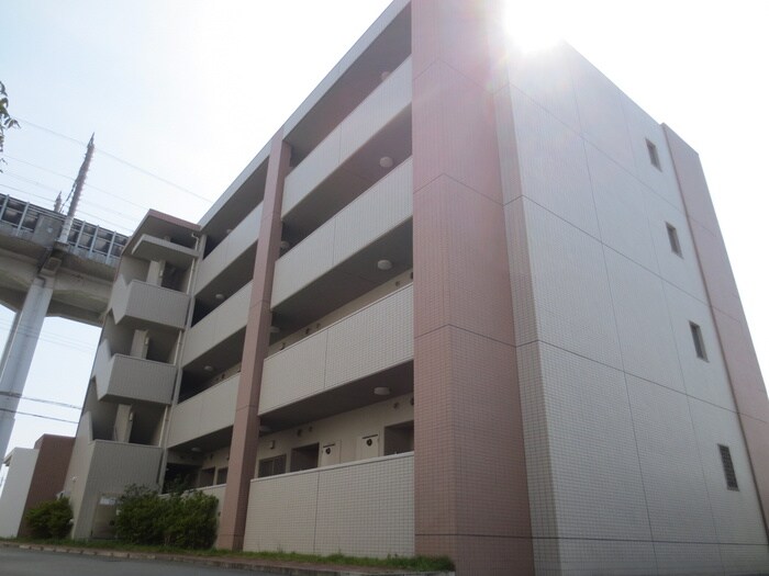 物件外観写真5　(駐車場)