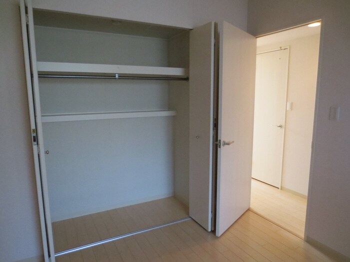 物件内観写真12　(収納)