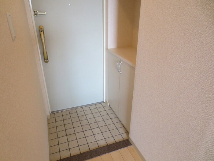 物件内観写真14　(玄関)