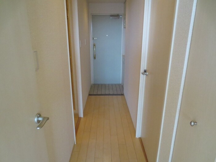 物件内観写真18　(廊下)