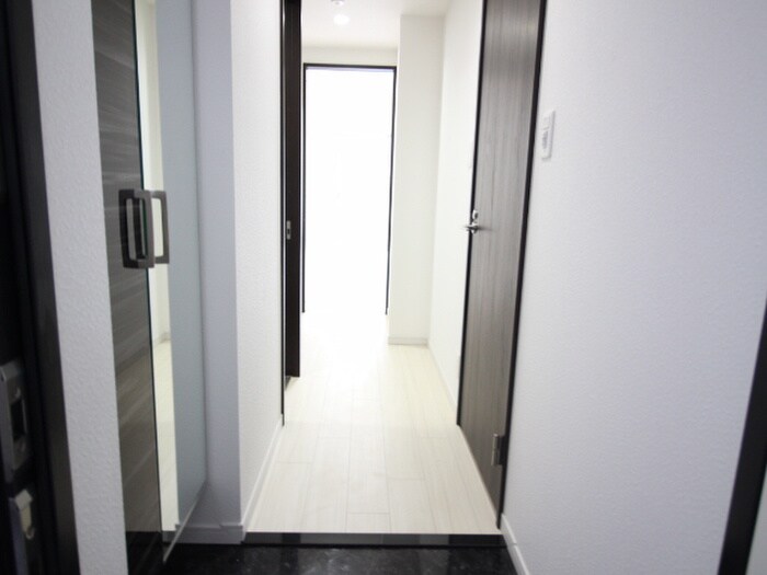 物件内観写真7　(玄関)