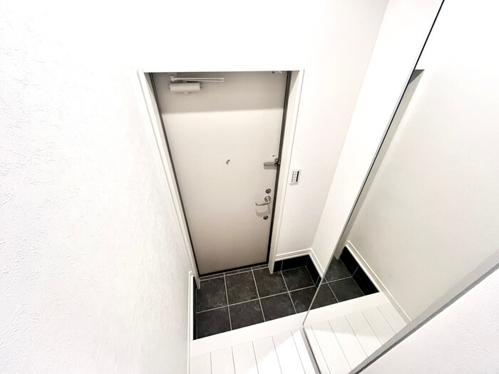 物件内観写真17　(玄関)