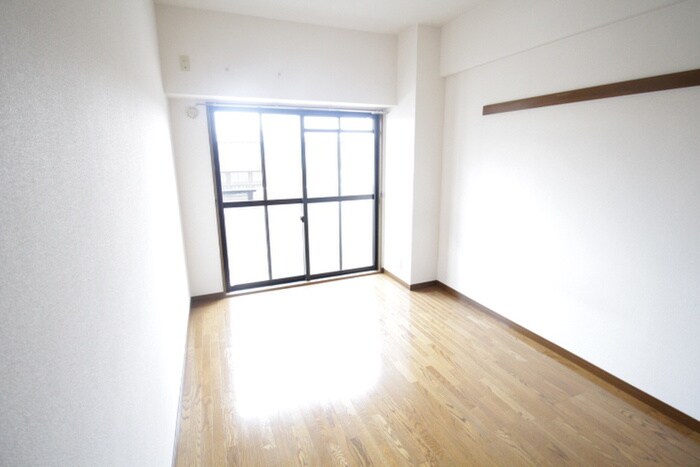 物件内観写真9　(室内からの展望)