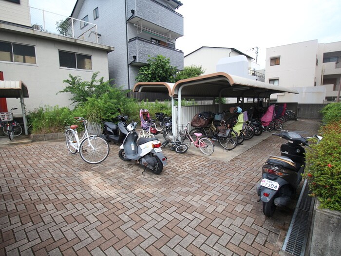 物件外観写真6　(駐輪場)