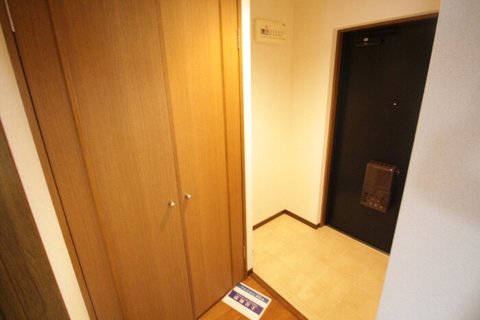 物件内観写真15　(玄関)