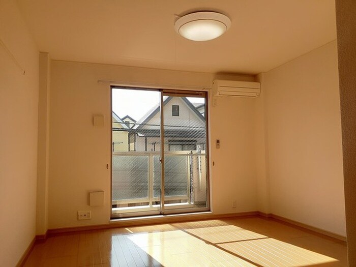 物件内観写真4　(居室)