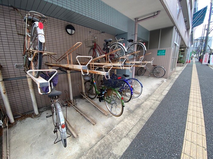 物件外観写真6　(駐輪場)