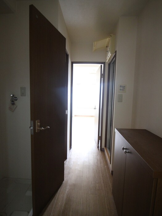 物件内観写真20　(廊下)