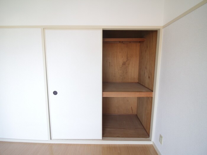 物件内観写真13　(収納)