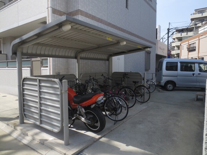 クラシェス尼崎の駐輪場