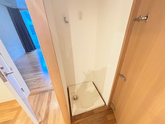 物件内観写真12　(洗濯機置場)