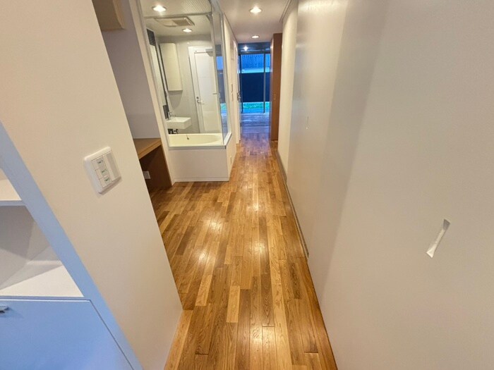 物件内観写真16　(廊下)