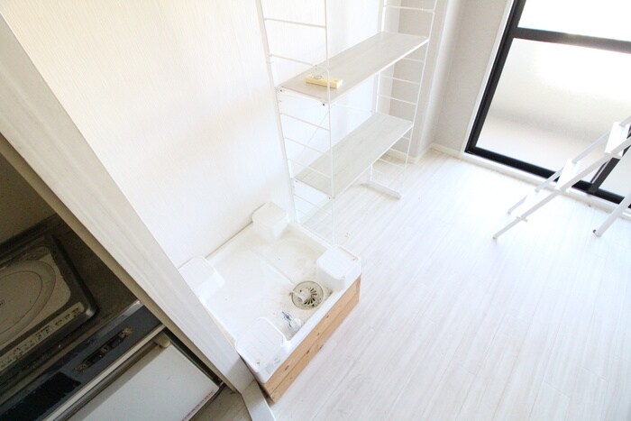 物件内観写真12　(洗濯機置場)