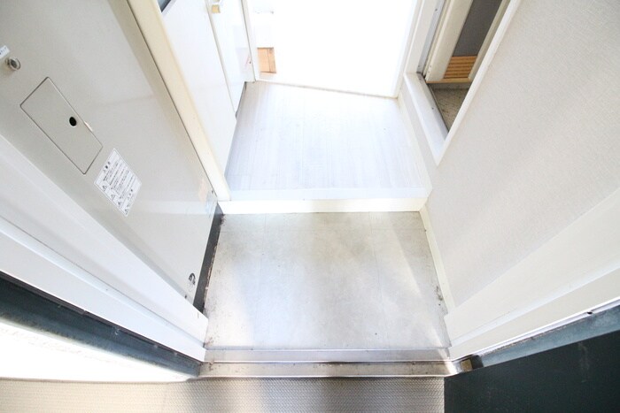 物件内観写真18　(玄関)