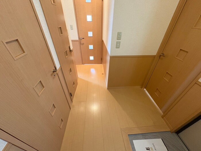 物件内観写真20　(廊下)