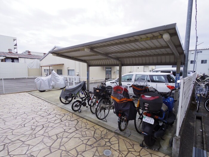 物件外観写真3　(駐輪場)