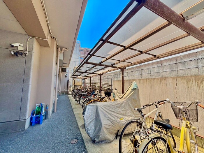 物件外観写真6　(駐輪場)