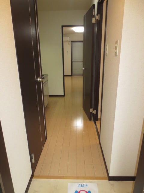 物件内観写真7　(玄関)