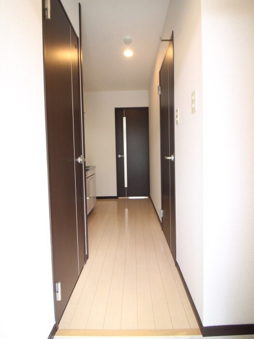 物件内観写真18　(廊下)