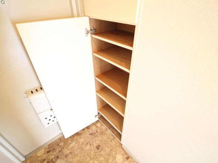 物件内観写真13　(靴箱)