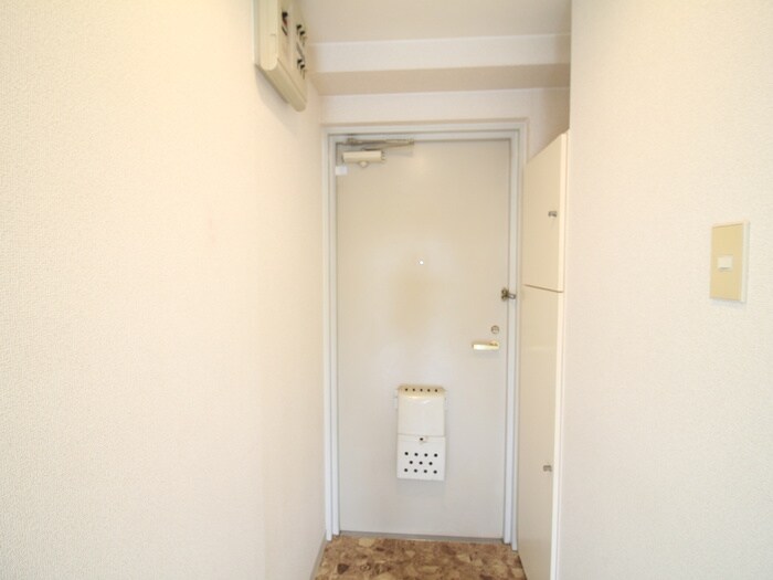 物件内観写真17　(玄関)