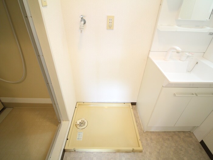 物件内観写真21　(洗濯機置場)